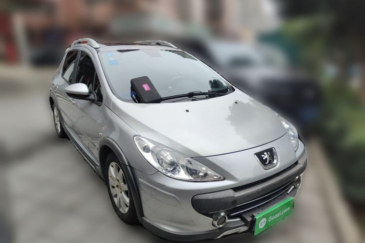 Used Peugeot 307 2013 1.6L Automatic CROSS Front Right 45 Deg