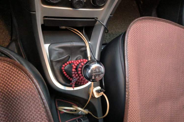 Used Peugeot 307 2013 Hatchback 1.6L Manual Comfort Edition Gear Lever