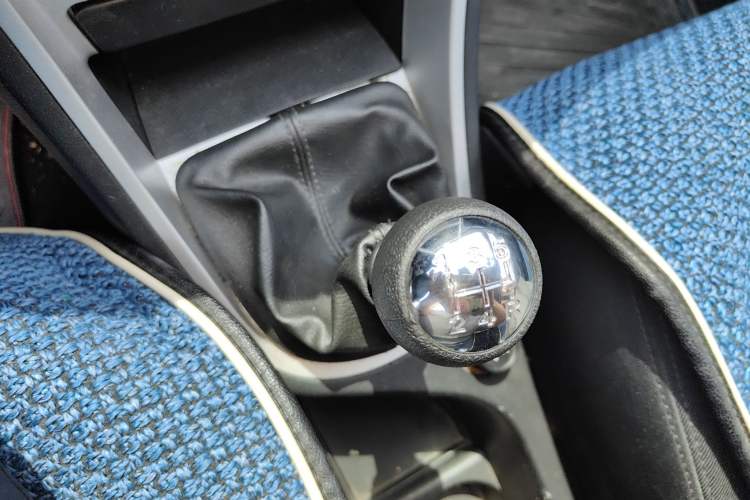 Used Peugeot 307 2013 1.6L Manual CROSS Gear Lever