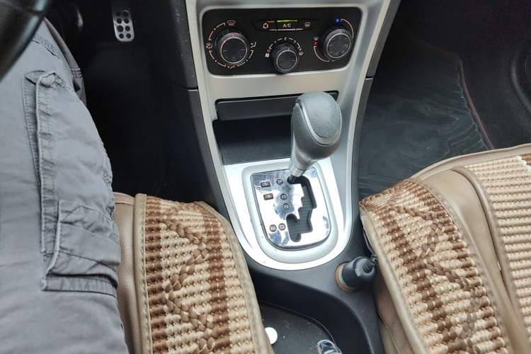Used Peugeot 307 2013 1.6L Automatic CROSS Gear Lever