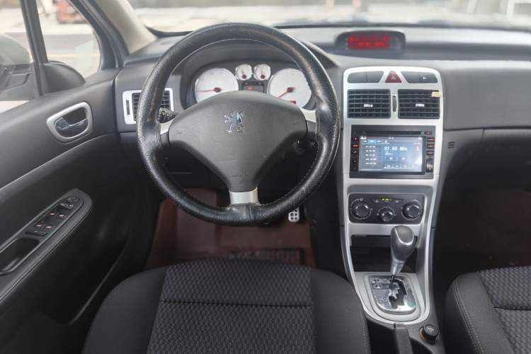 Used Peugeot 307 2013 1.6L Automatic CROSS Interior 2