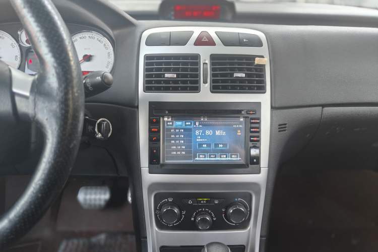 Used Peugeot 307 2013 1.6L Automatic CROSS Interior 3