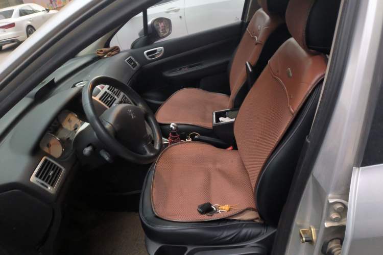 Used Peugeot 307 2013 Hatchback 1.6L Manual Comfort Edition Left Front Seat