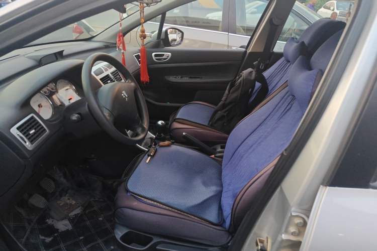 Used Peugeot 307 2013 Hatchback 1.6L Manual Comfort Edition Left Front Seat