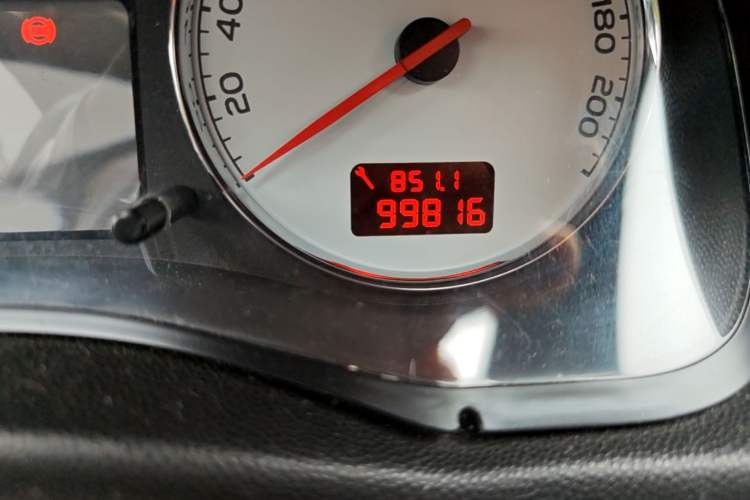 Used Peugeot 307 2013 Hatchback 1.6L Manual Comfort Edition Odometer Close Up