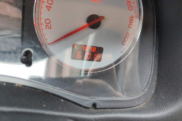 Used Peugeot 307 2013 1.6L Automatic CROSS Odometer Close Up