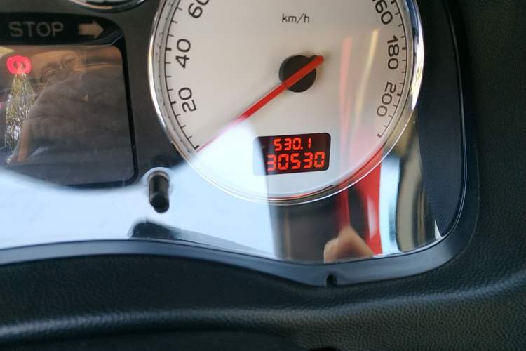 Used Peugeot 307 2013 Hatchback 1.6L Manual Comfort Edition Odometer Close Up