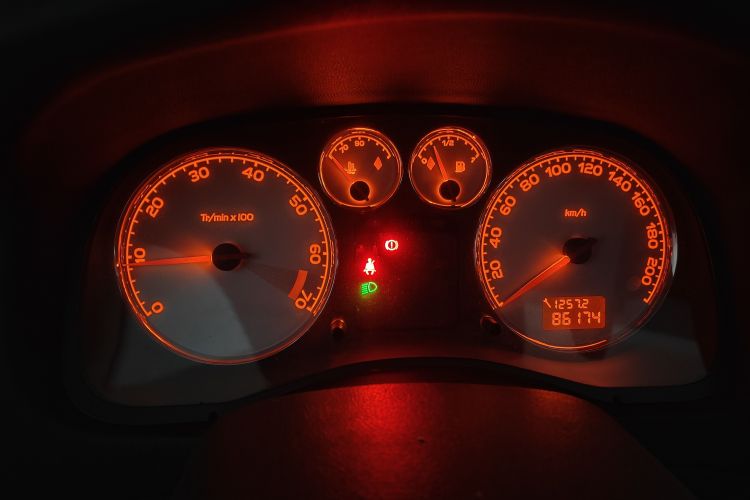 Used Peugeot 307 2013 Hatchback 1.6L Manual Comfort Edition Odometer Close Up