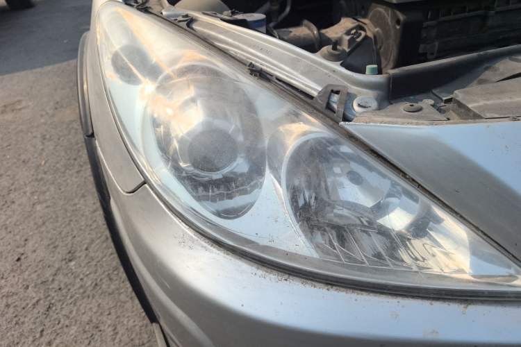 Used Peugeot 307 2013 1.6L Automatic CROSS Right Front Headlight