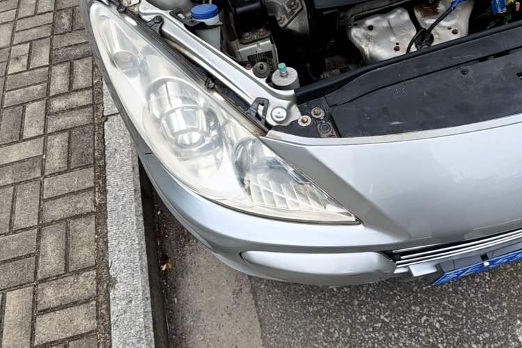 Used Peugeot 307 2013 Hatchback 1.6L Manual Comfort Edition Right Front Headlight