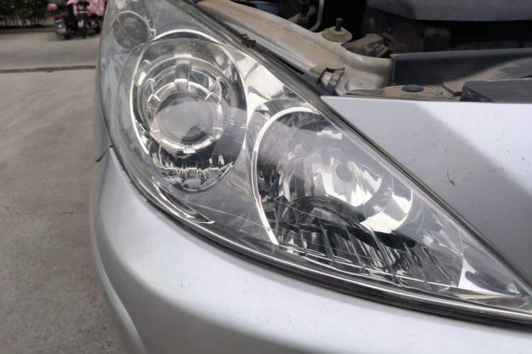 Used Peugeot 307 2013 Hatchback 1.6L Manual Comfort Edition Right Front Headlight