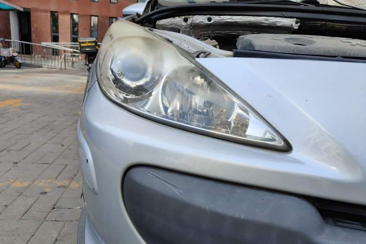 Used Peugeot 307 2013 1.6L Manual CROSS Right Front Headlight