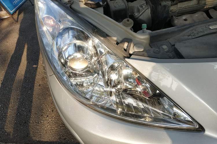 Used Peugeot 307 2013 Hatchback 1.6L Manual Comfort Edition Right Front Headlight