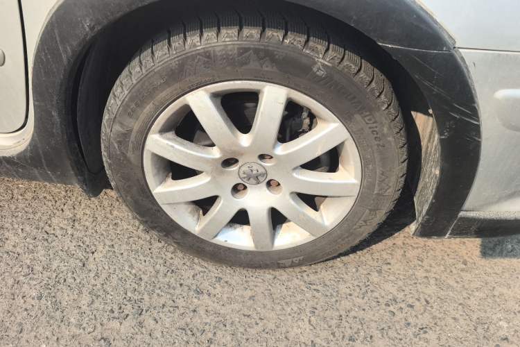 Used Peugeot 307 2013 1.6L Automatic CROSS Right Front Wheel Hub