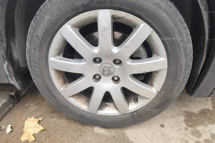 Used Peugeot 307 2013 1.6L Automatic CROSS Right Front Wheel Hub