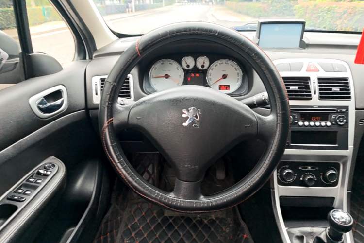 Used Peugeot 307 2013 Hatchback 1.6L Manual Comfort Edition Steering Wheel