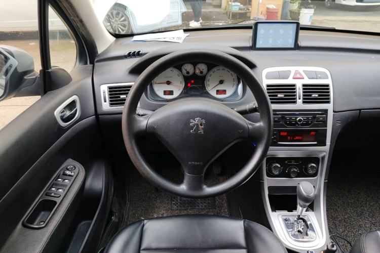 Used Peugeot 307 2013 Hatchback 1.6L Automatic Comfort Edition Steering Wheel