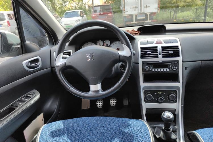 Used Peugeot 307 2013 1.6L Manual CROSS Steering Wheel