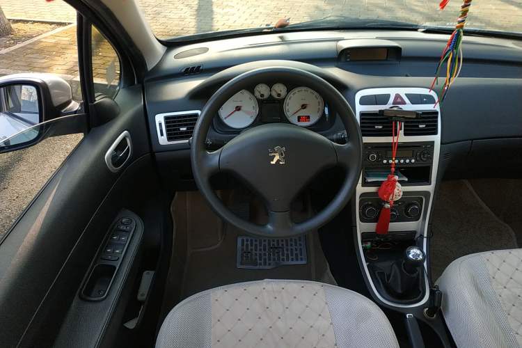 Used Peugeot 307 2013 Hatchback 1.6L Manual Comfort Edition Steering Wheel