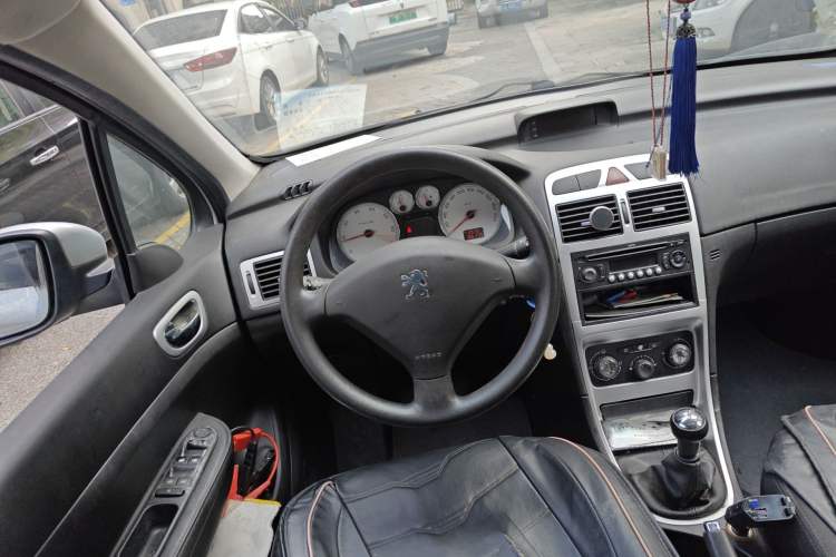 Used Peugeot 307 2013 Hatchback 1.6L Manual Comfort Edition Steering Wheel