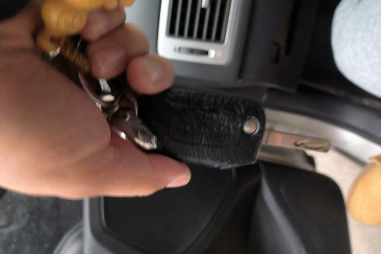 Used Peugeot 307 2013 Hatchback 1.6L Manual Comfort Edition Vehicle Key
