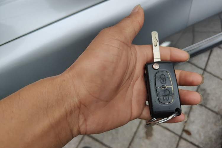 Used Peugeot 307 2013 1.6L Automatic CROSS Vehicle Key