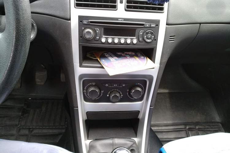 Used Peugeot 307 2013 Hatchback 1.6L Manual Comfort Edition AC Panel