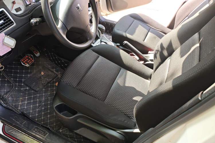 Used Peugeot 307 2013 Hatchback 1.6L Automatic Comfort Edition Driver Seat