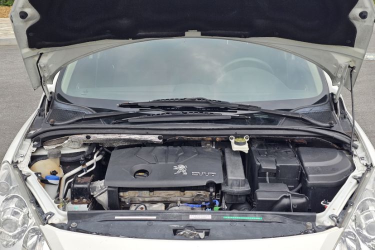Used Peugeot 307 2013 Hatchback 1.6L Automatic Comfort Edition Engine Bay