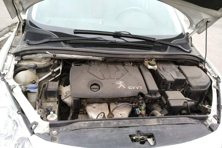 Used Peugeot 307 2013 Hatchback 1.6L Manual Comfort Edition Engine Bay