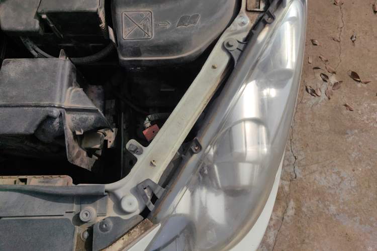 Used Peugeot 307 2013 Hatchback 1.6L Manual Comfort Edition Engine Bay Left