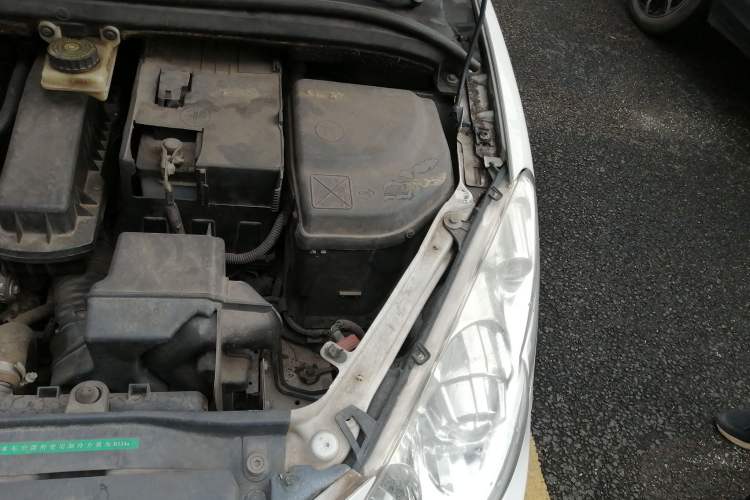 Used Peugeot 307 2013 Hatchback 1.6L Manual Comfort Edition Engine Bay Left