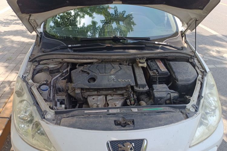 Used Peugeot 307 2013 Hatchback 1.6L Manual Comfort Edition Engine Bay