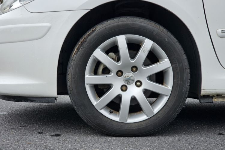Used Peugeot 307 2013 Hatchback 1.6L Automatic Comfort Edition Exterior 3