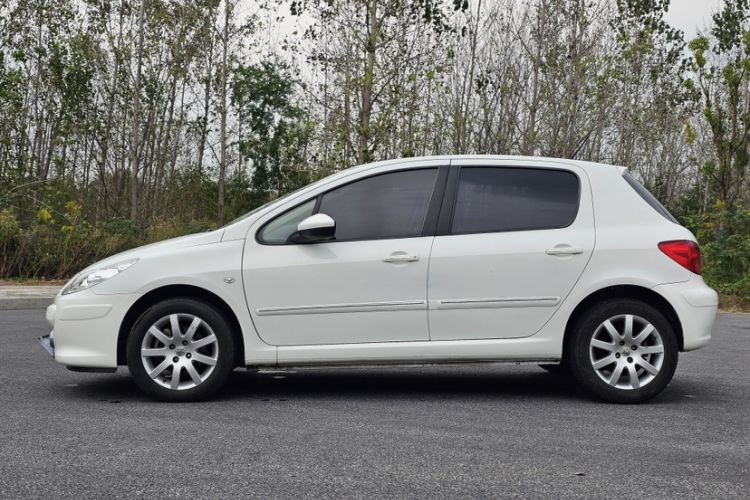 Used Peugeot 307 2013 Hatchback 1.6L Automatic Comfort Edition Exterior 5
