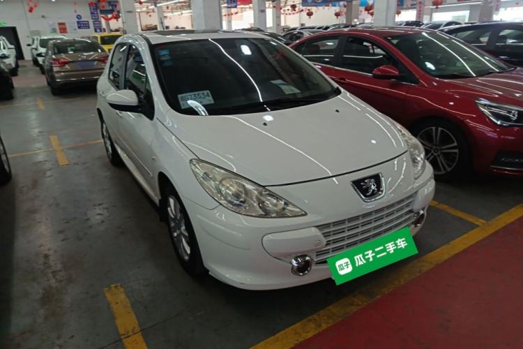 Used Peugeot 307 2013 Hatchback 1.6L Automatic Comfort Edition Front Right 45 Deg