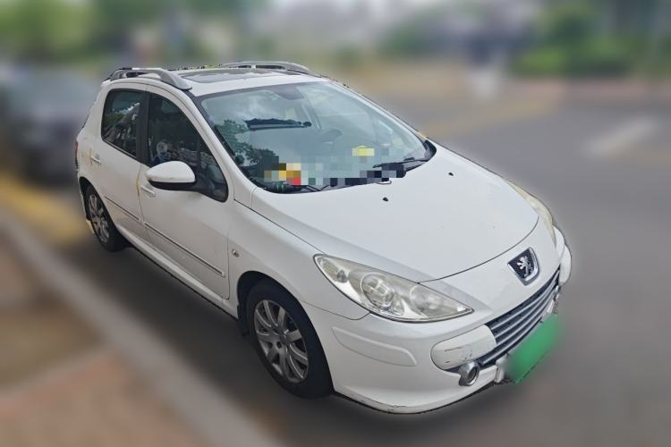 Used Peugeot 307 2013 Hatchback 1.6L Manual Comfort Edition Front Right 45 Deg