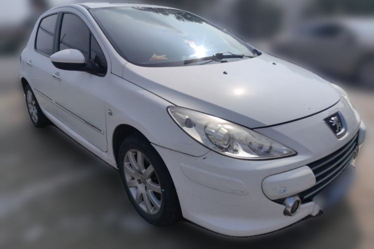 Used Peugeot 307 2013 Hatchback 1.6L Manual Comfort Edition Front Right 45 Deg