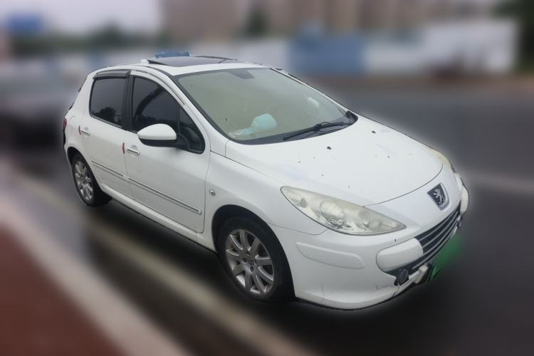 Used Peugeot 307 2013 Hatchback 1.6L Manual Comfort Edition Front Right 45 Deg