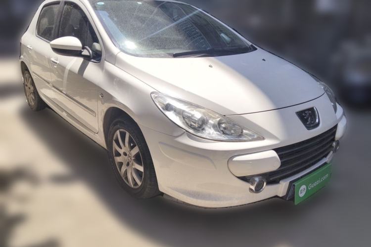 Used Peugeot 307 2013 Hatchback 1.6L Manual Comfort Edition Front Right 45 Deg