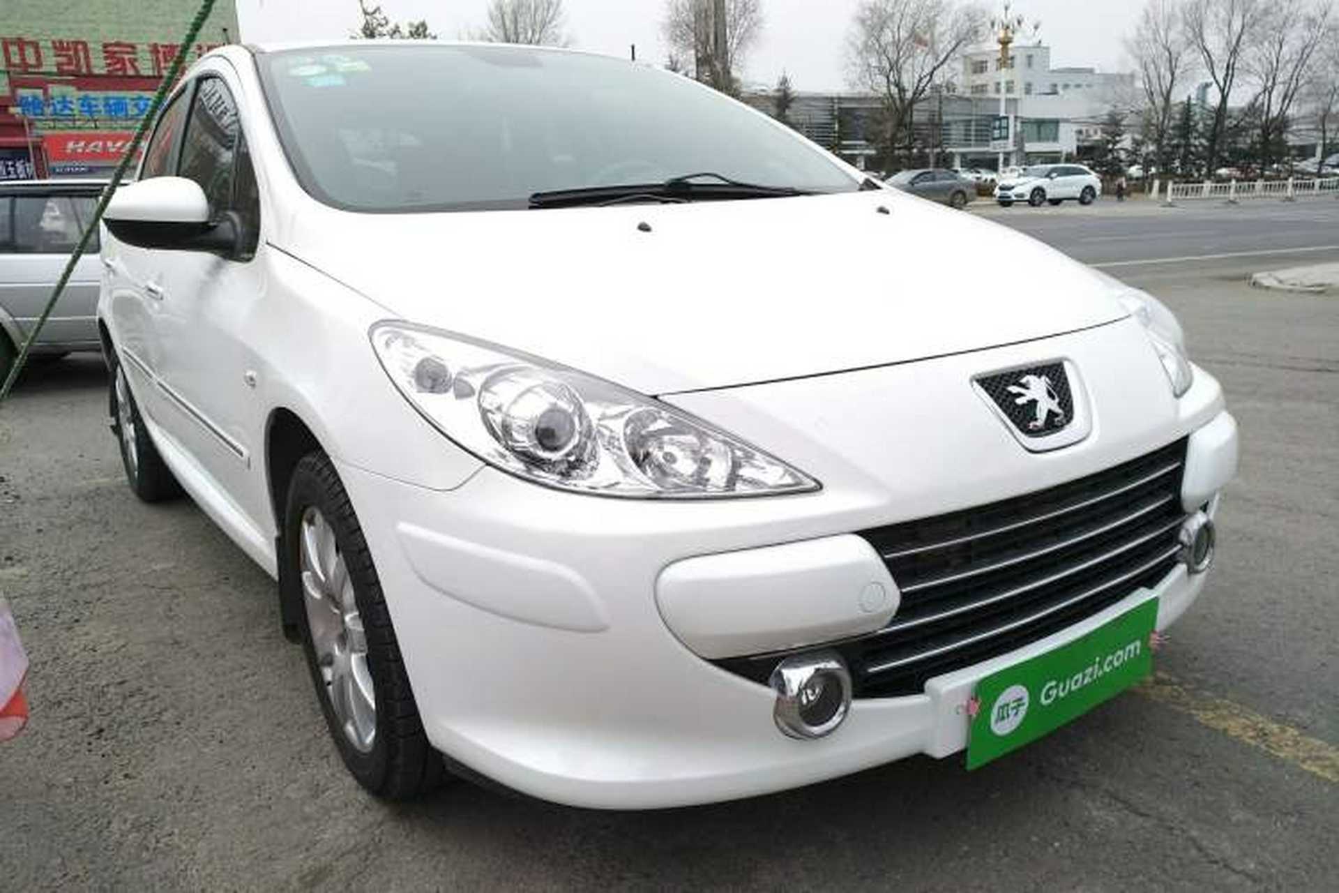 Used Peugeot 307 2013 Hatchback 1.6L Manual Comfort Edition Front Right 45 Deg