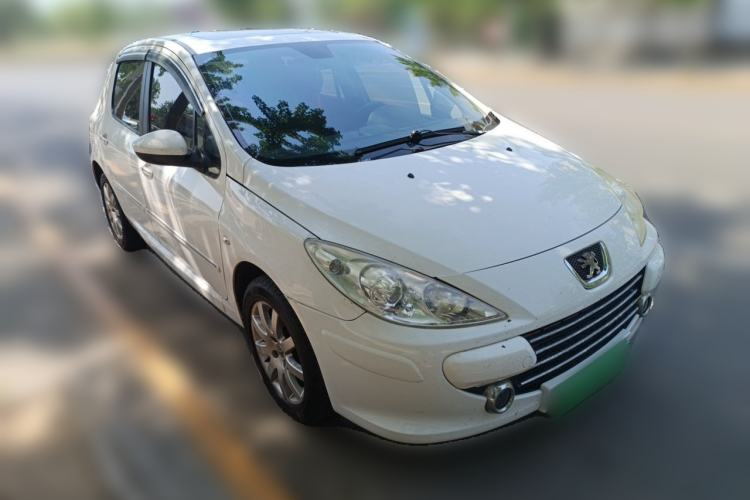 Used Peugeot 307 2013 Hatchback 1.6L Manual Comfort Edition Front Right 45 Deg