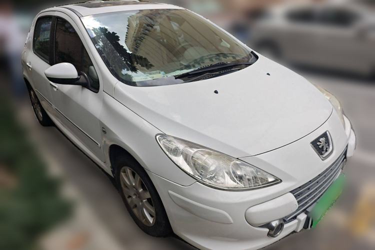 Used Peugeot 307 2013 Hatchback 1.6L Automatic Comfort Edition Front Right 45 Deg