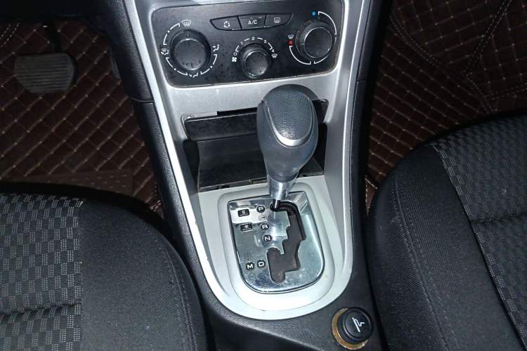 Used Peugeot 307 2013 Hatchback 1.6L Automatic Comfort Edition Gear Lever