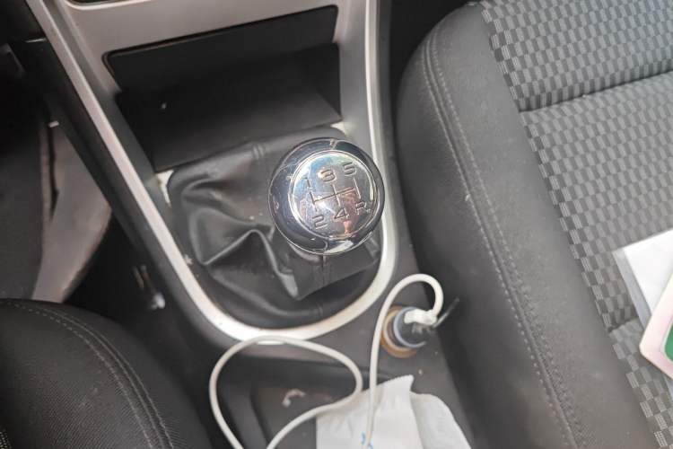 Used Peugeot 307 2013 Hatchback 1.6L Manual Comfort Edition Gear Lever