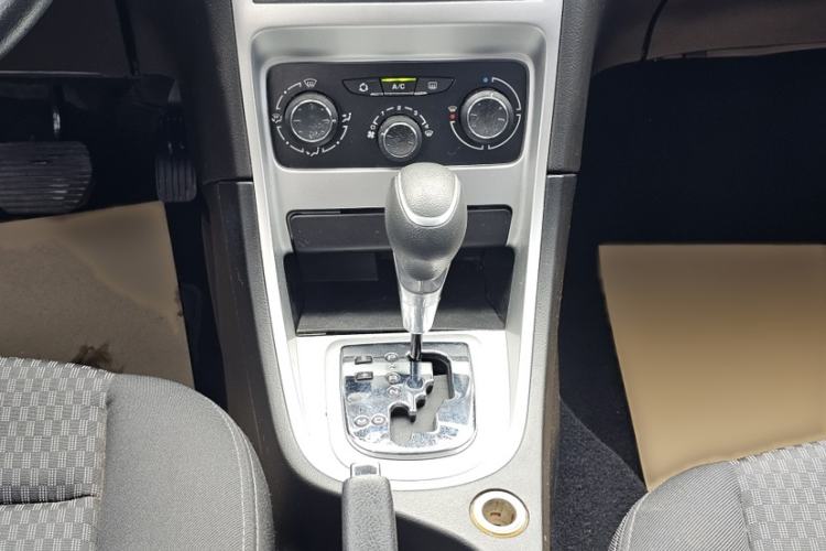Used Peugeot 307 2013 Hatchback 1.6L Automatic Comfort Edition Gear Lever