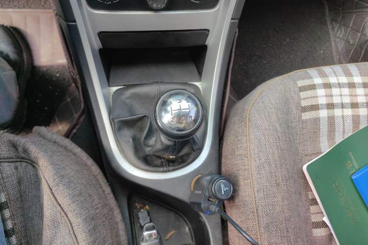 Used Peugeot 307 2013 Hatchback 1.6L Manual Comfort Edition Gear Lever
