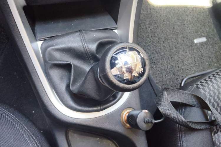 Used Peugeot 307 2013 Hatchback 1.6L Manual Comfort Edition Gear Lever