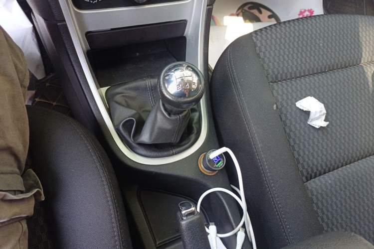 Used Peugeot 307 2013 Hatchback 1.6L Manual Comfort Edition Gear Lever