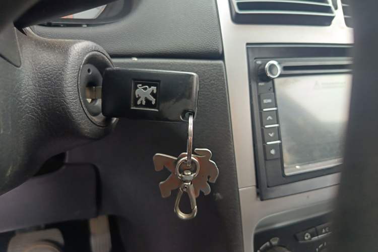Used Peugeot 307 2013 1.6L Automatic CROSS Interior 1